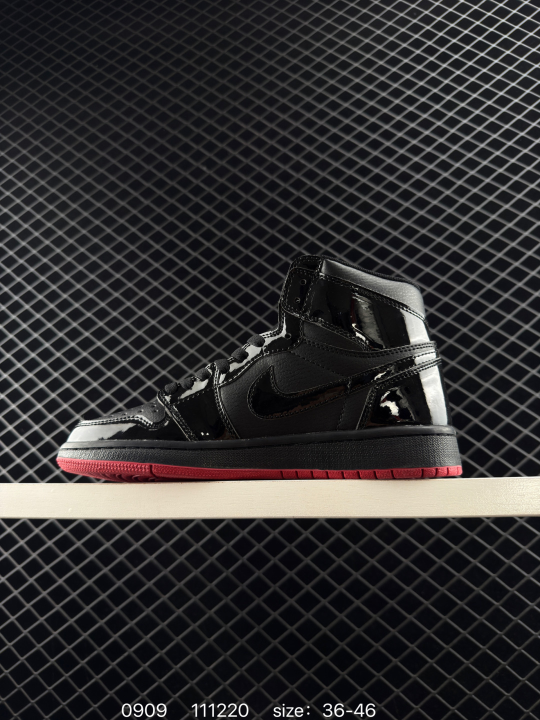 Nike Air Jordan 1 Retro High OG”Black/White“